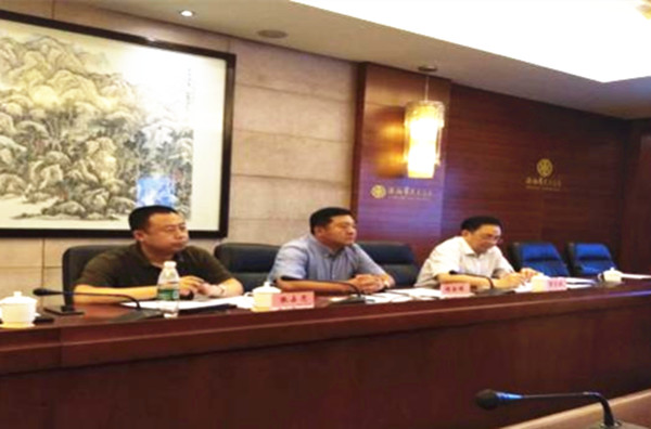 2.中国退役士兵就业创业促进会满国金副理事长率团对新葡萄进行调研_副本.jpg 2.中国退役士兵就业创业促进会满国金副理事长率团对新葡萄进行调研_副本.jpg