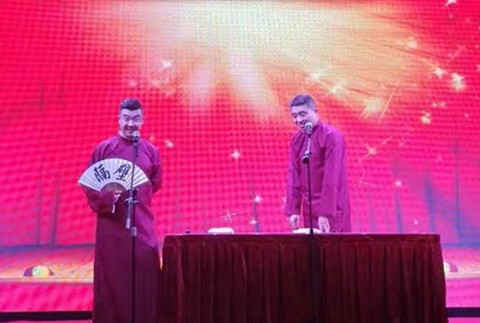 4.李飞在德云社说相声_副本.jpg 4.李飞在德云社说相声_副本.jpg