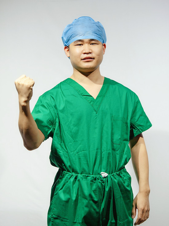 第三张是在黄冈下班后拍的表达我们必胜的决心,_副本.jpg 第三张是在黄冈下班后拍的表达我们必胜的决心,_副本.jpg